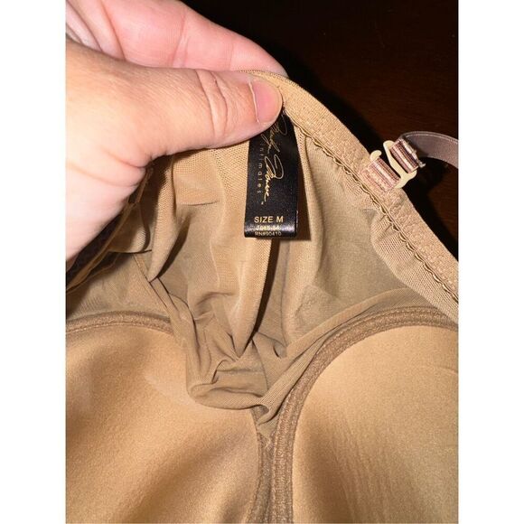 Marilyn Monroe full body shapewear size medium - Picture 5 of 5